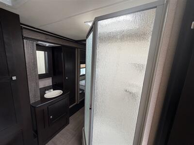2015 Keystone Kodiak 331RLSL - Photo 20 - Oregon City, OR 97045