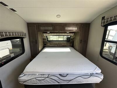 2021 Venture RV Sonic 220VBH   - Photo 10 - Oregon City, OR 97045