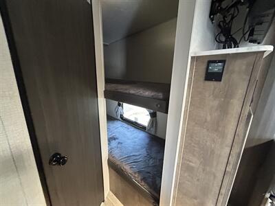 2021 Venture RV Sonic 220VBH   - Photo 9 - Oregon City, OR 97045