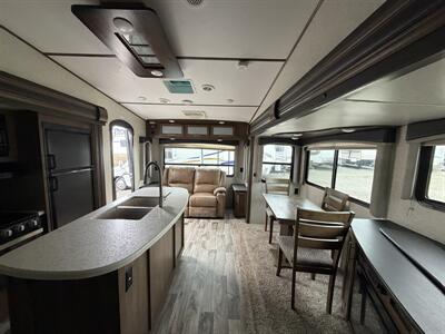 2019 Keystone Cougar 27RLSWE   - Photo 6 - Oregon City, OR 97045