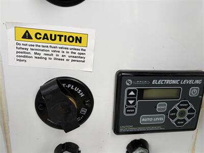 2019 Keystone Cougar 27RLSWE   - Photo 16 - Oregon City, OR 97045