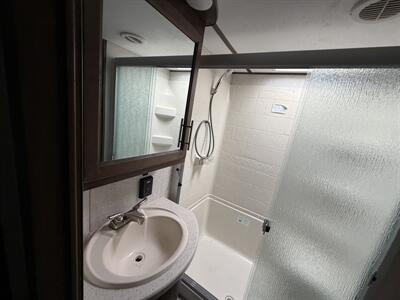 2019 Keystone Cougar 27RLSWE   - Photo 14 - Oregon City, OR 97045