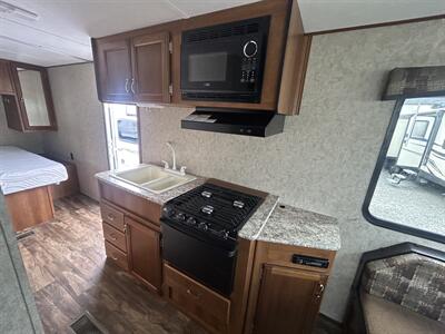 2017 Prime Time Avenger 20RD   - Photo 8 - Oregon City, OR 97045