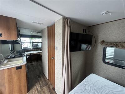 2017 Prime Time Avenger 20RD   - Photo 11 - Oregon City, OR 97045