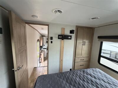 2022 Keystone Arcadia 3370BH   - Photo 12 - Oregon City, OR 97045