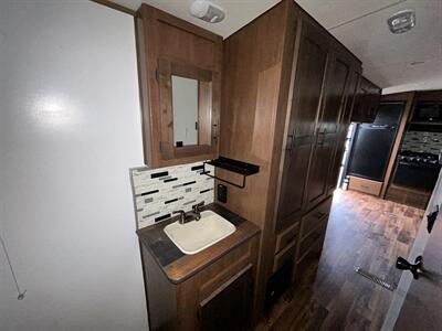 2017 Outdoors RV Black Rock 24KTS   - Photo 10 - Oregon City, OR 97045