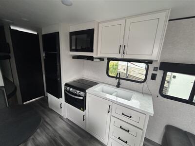 2025 Jayco Jay Flight SLX 260BHW   - Photo 8 - Oregon City, OR 97045