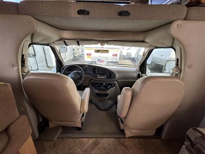 2008 Forest River Sunseeker 2940DS   - Photo 9 - Oregon City, OR 97045