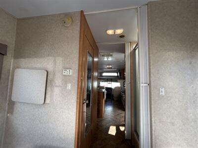 2008 Forest River Sunseeker 2940DS   - Photo 16 - Oregon City, OR 97045