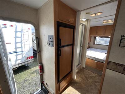2008 Forest River Sunseeker 2940DS   - Photo 13 - Oregon City, OR 97045