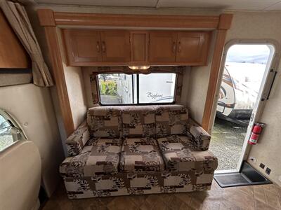 2008 Forest River Sunseeker 2940DS   - Photo 10 - Oregon City, OR 97045