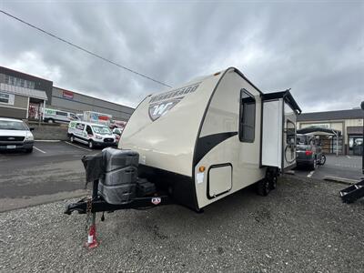 2016 Winnebago Micro Minnie 2106DS  