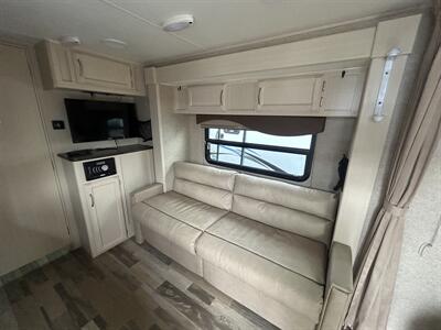 2016 Winnebago Micro Minnie 2106DS   - Photo 7 - Oregon City, OR 97045