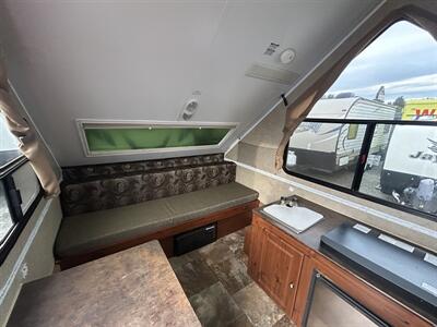 2014 Forest River Rockwood Premier A127TH   - Photo 6 - Oregon City, OR 97045