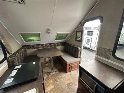 2014 Forest River Rockwood Premier A127TH   - Photo 7 - Oregon City, OR 97045