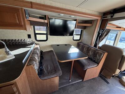 2017 Winnebago Vista 31BE   - Photo 9 - Oregon City, OR 97045