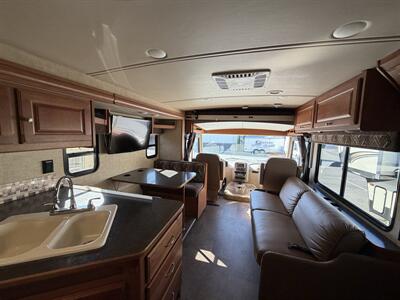2017 Winnebago Vista 31BE   - Photo 7 - Oregon City, OR 97045