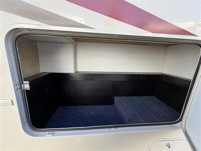 2017 Winnebago Vista 31BE   - Photo 19 - Oregon City, OR 97045