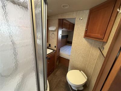 2017 Winnebago Vista 31BE   - Photo 17 - Oregon City, OR 97045