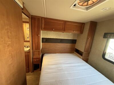 2017 Winnebago Vista 31BE   - Photo 14 - Oregon City, OR 97045