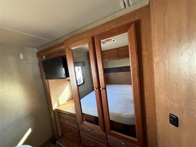 2017 Winnebago Vista 31BE   - Photo 15 - Oregon City, OR 97045