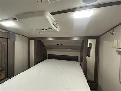 2019 Winnebago Minnie Plus 27RLTS   - Photo 15 - Oregon City, OR 97045