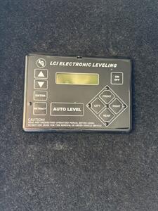 2016 Keystone Montana High Country HM305RL   - Photo 22 - Oregon City, OR 97045