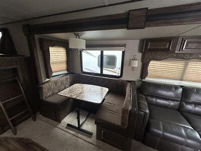 2015 Keystone Cougar 28RBSWE   - Photo 9 - Oregon City, OR 97045