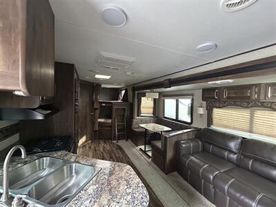 2015 Keystone Cougar 28RBSWE   - Photo 5 - Oregon City, OR 97045