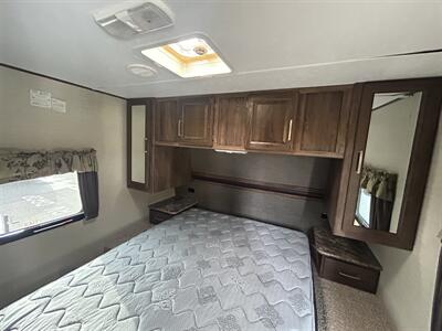 2015 Keystone Cougar 28RBSWE   - Photo 12 - Oregon City, OR 97045