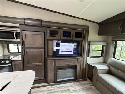 2020 Grand Design RV Reflection 29RS - Photo 9 - Oregon City, OR 97045