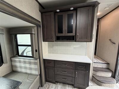 2020 Grand Design RV Reflection 29RS - Photo 15 - Oregon City, OR 97045