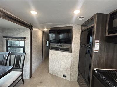 2017 Highland Ridge Open Range Ultra Light 2710RL   - Photo 10 - Oregon City, OR 97045