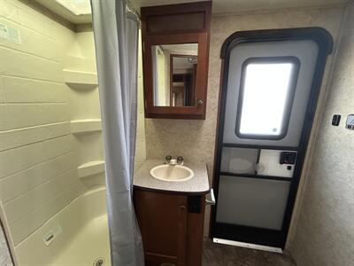 2014 R-Vision Trail Lite Trek 322BHD   - Photo 16 - Oregon City, OR 97045