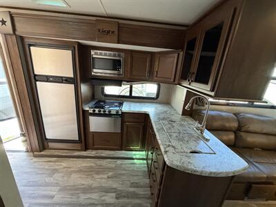 2017 Highland Ridge RV Open Range Light 221RQB   - Photo 12 - Oregon City, OR 97045