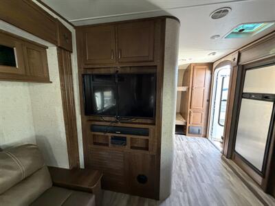 2017 Highland Ridge RV Open Range Light 221RQB   - Photo 11 - Oregon City, OR 97045