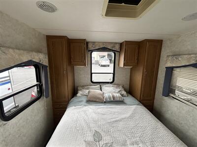 1998 Fleetwood Terry 26L   - Photo 10 - Oregon City, OR 97045