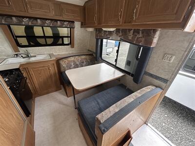 1998 Fleetwood Terry 26L   - Photo 8 - Oregon City, OR 97045