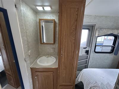 1998 Fleetwood Terry 26L   - Photo 11 - Oregon City, OR 97045