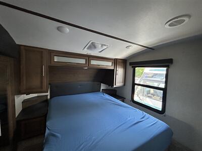 2020 Keystone Cougar 24RDS   - Photo 13 - Oregon City, OR 97045