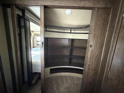 2018 Grand Design Solitude ST310GK - Photo 15 - Oregon City, OR 97045
