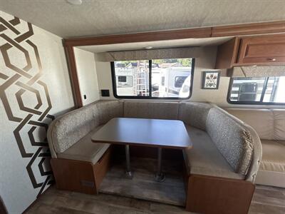 2017 Winnebago Vista 31KE   - Photo 13 - Oregon City, OR 97045