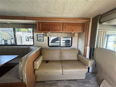 2017 Winnebago Vista 31KE   - Photo 12 - Oregon City, OR 97045