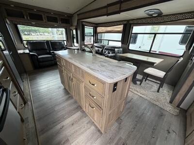2018 Keystone Atlas 2952RLF   - Photo 16 - Oregon City, OR 97045