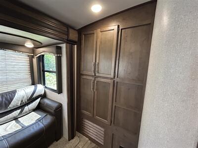 2018 Keystone Cougar 34TSB   - Photo 7 - Oregon City, OR 97045