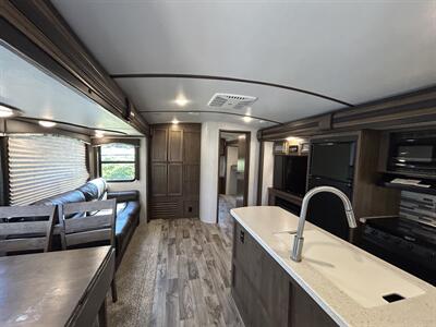 2018 Keystone Cougar 34TSB   - Photo 4 - Oregon City, OR 97045