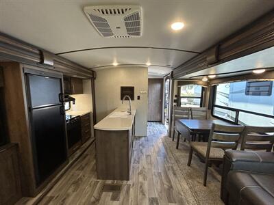 2018 Keystone Cougar 34TSB   - Photo 5 - Oregon City, OR 97045