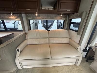 2003 Winnebago Adventurer 33V   - Photo 12 - Oregon City, OR 97045