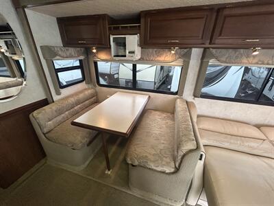 2003 Winnebago Adventurer 33V   - Photo 15 - Oregon City, OR 97045
