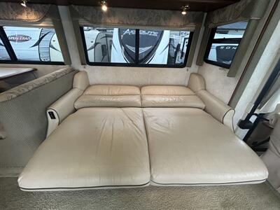 2003 Winnebago Adventurer 33V   - Photo 13 - Oregon City, OR 97045